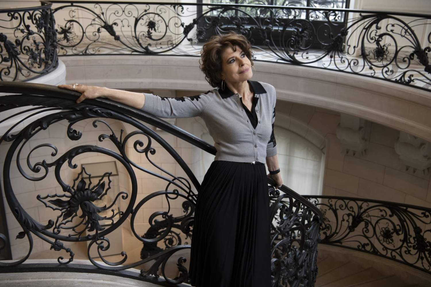 Fanny Ardant esiintyy Limassolissa 18 kyproslaisen muusikon kanssa